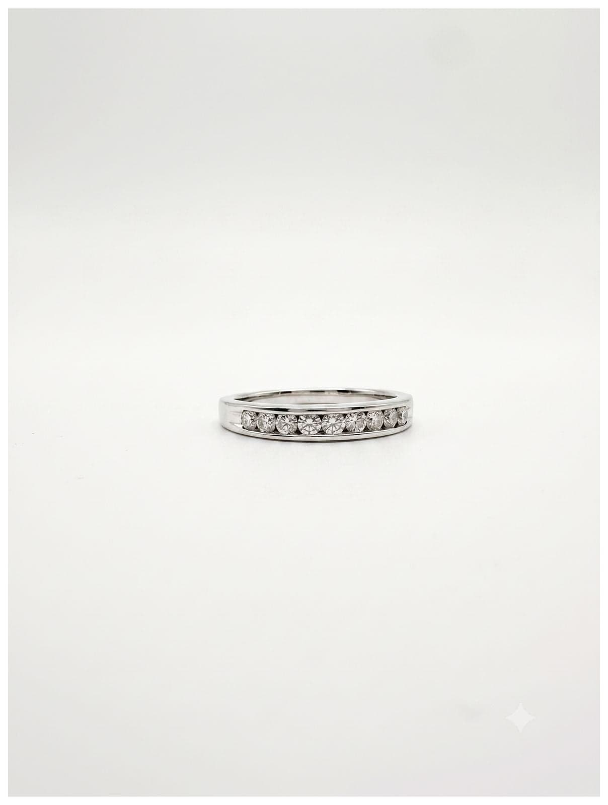 James Moore 9ct White Gold 9 Stone 0.50ct Diamond Round Jewellery
